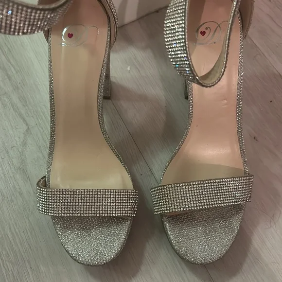 Sparkly pumps - Picture 3 of 3